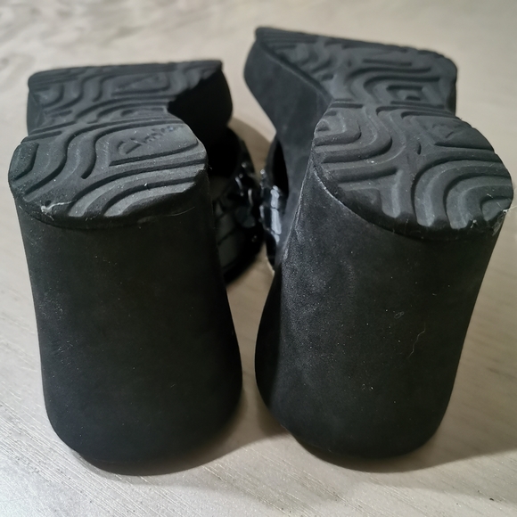 Clarks Wedge Flip Flops - Picture 10 of 13